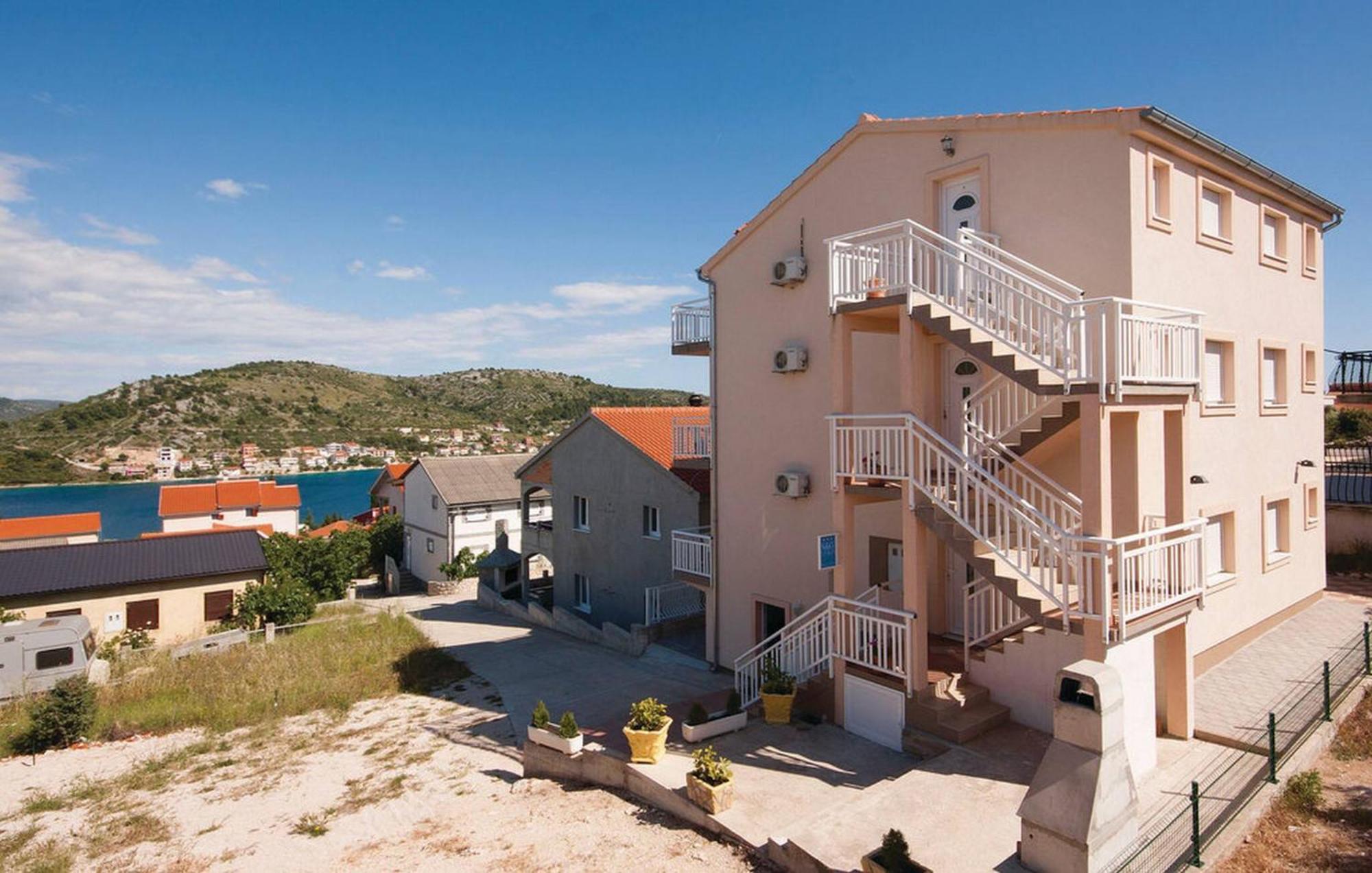 S&G Leko Apartmani Rogoznica Exterior photo